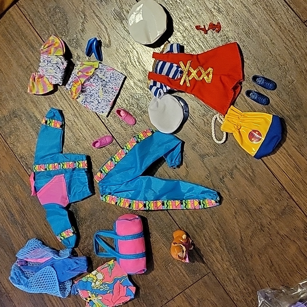 COPY - COPY - Barbie  clothes  lot